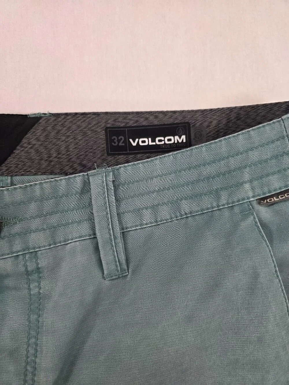 Volcom Surf and Turf Shorts 32 Olive Green